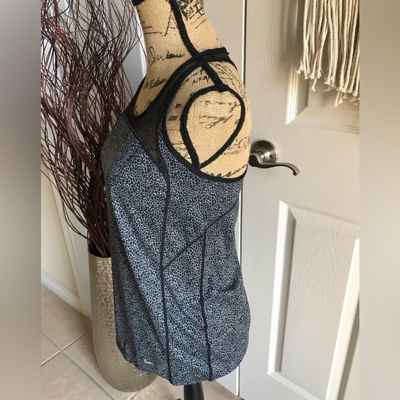 Nike Athletic Top - Mesh Details - Picture 2 of 4